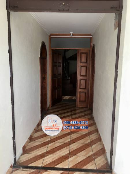 C974 Se vende amplia casa con área verde